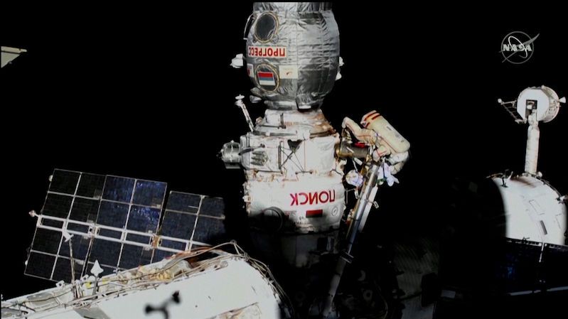 Italka a Rus vylepšovali u ISS robotickou ruku, kterou chtěl Rogozin zrušit